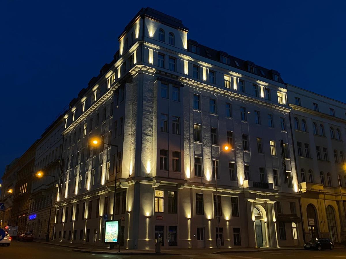 Отель The Gold Bank Прага Экстерьер фото